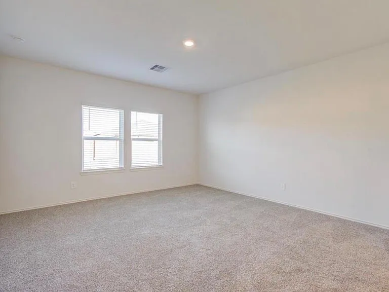 4230 Ramsbury Reach Ct — Photo 8