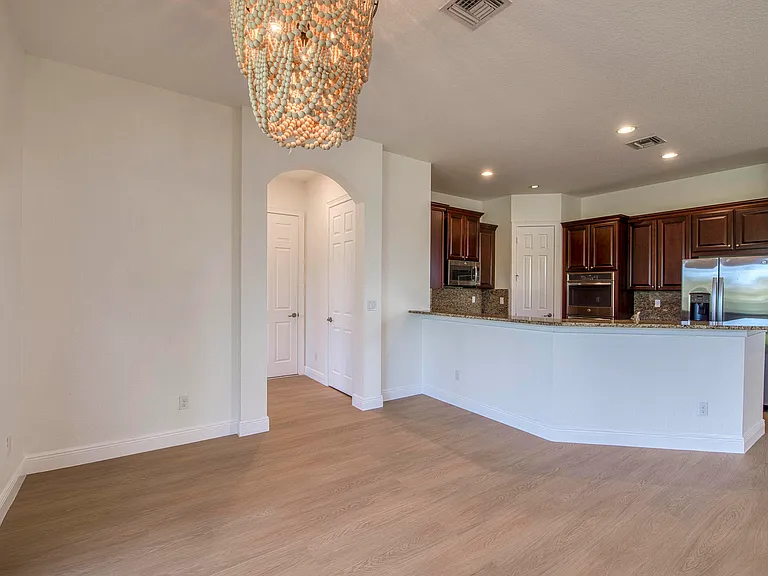 172 Manor Cir — Photo 7