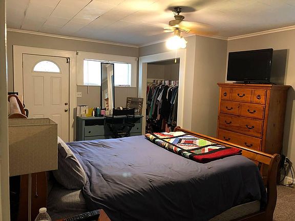 2nd image of 202 E Slattery Blvd