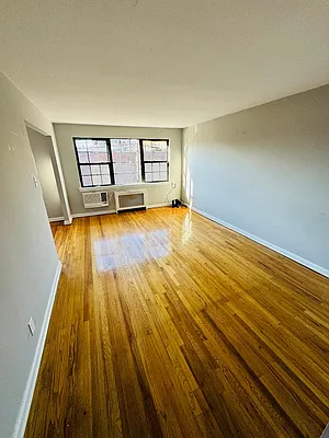 Rented by Halvatzis Realty | media 11