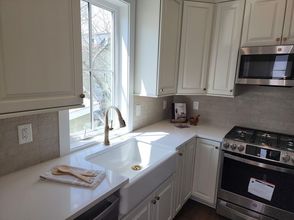 charleston-south-carolina-441873892 picture