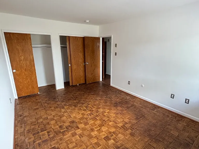 650 Brooke Rd — Photo 4