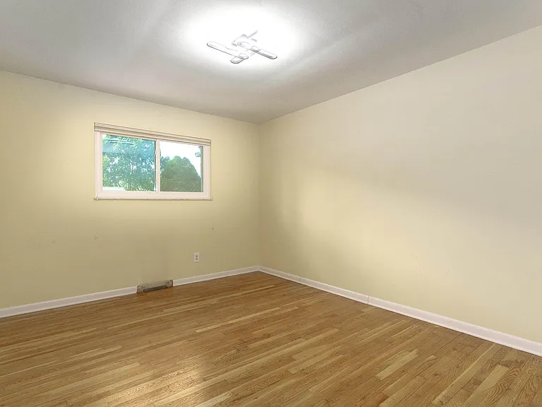 2611 Colby Dr — Photo 32