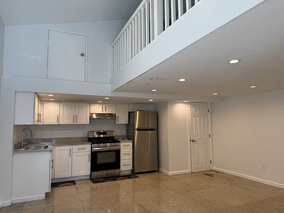 1247 Elm Ave #A