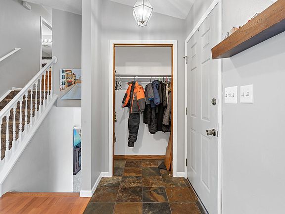 5th image of 457 Laurel Dr