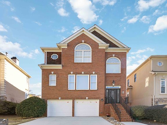 3rd image of 2450 Vivian Cir
