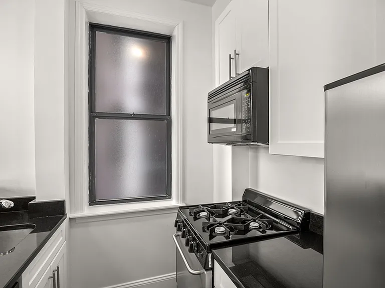 347 W 55th St #6K — Photo 6