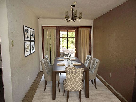 5th image of 3416 La Veta Dr NE