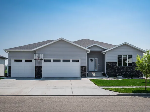 3919 Herd Pl, Bismarck, ND 58503