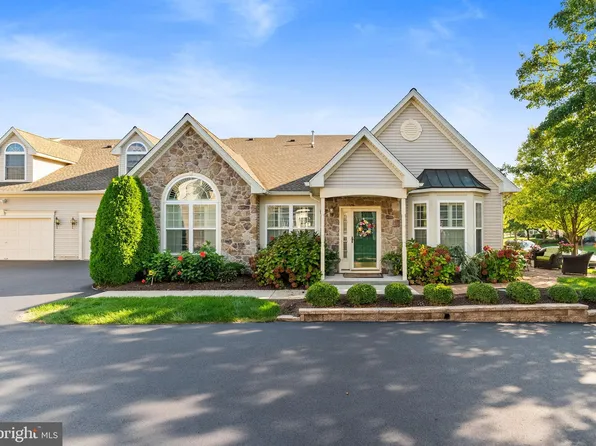 175 Shady Brook Dr, Langhorne, PA 19047