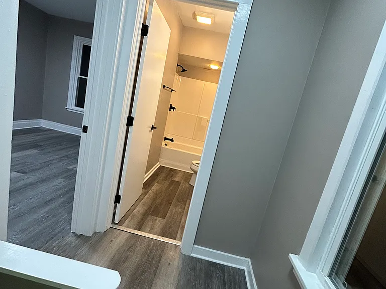 521 Franklin Ave — Photo 17