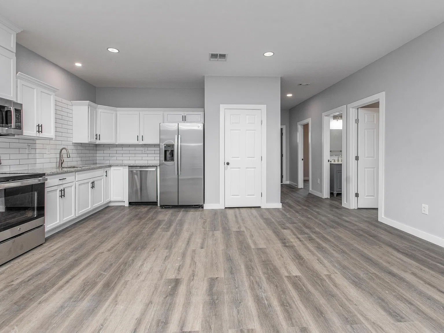 3 bed, 1278 sqft, $1,600 — Photo 2