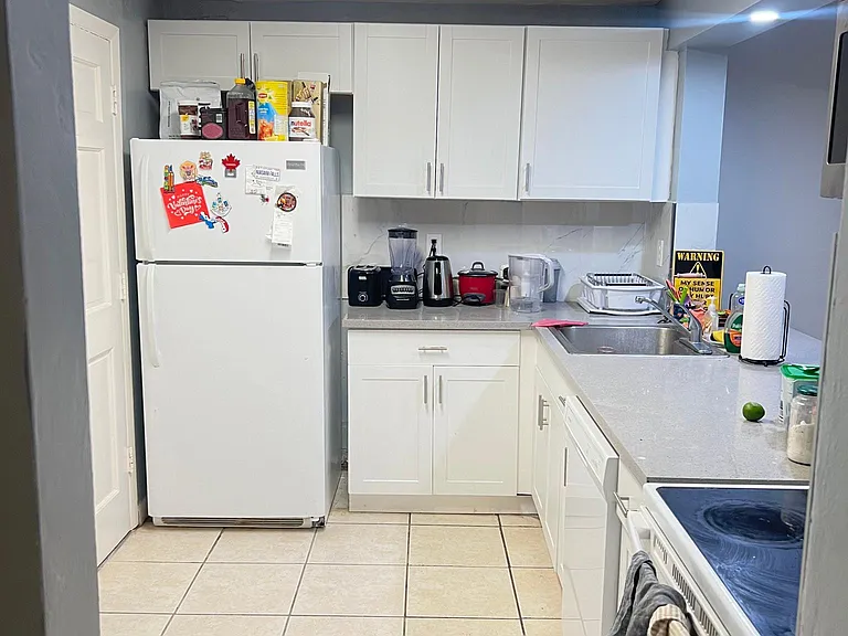9611 SW 77th Ave #A — Photo 3