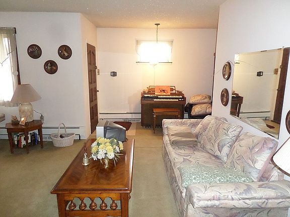 5th image of 1390 Glen Echo Dr