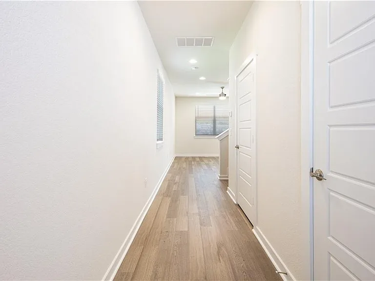 1848 Bonham Ln — Photo 3