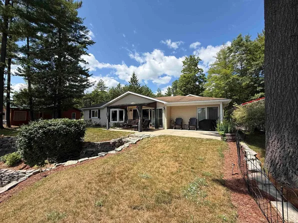 3422 E Pinecrest Dr, Gladwin, MI 48624