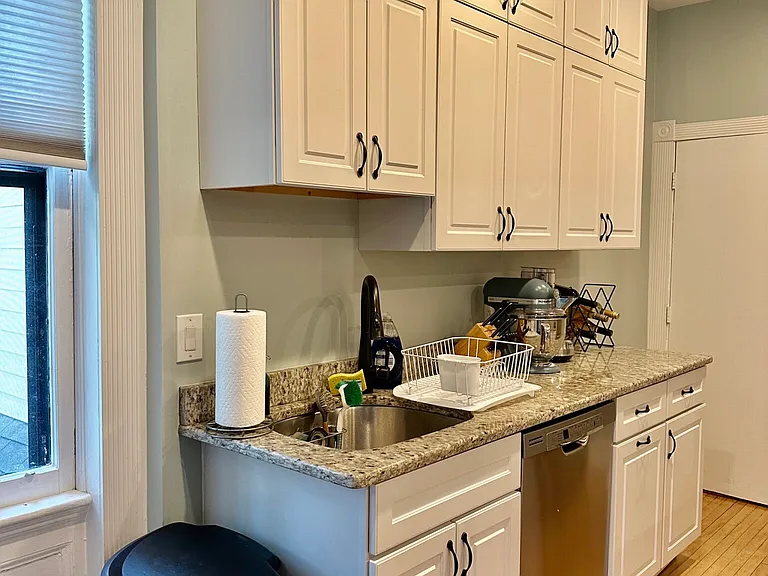 49 Grove St #4 — Photo 14