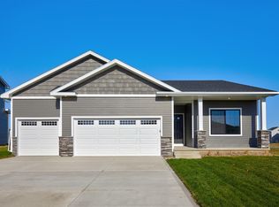 535 NW Compass Ave, Waukee, IA 50263