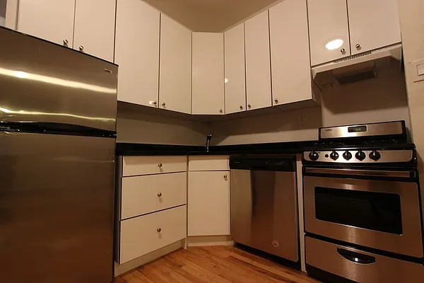 Rented by Dynamik Realty | media 28