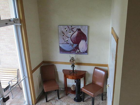 5th image of 6 Arc Pl APT B1