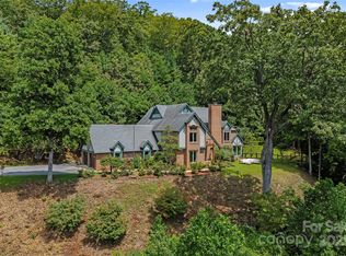 513 S Sondley Dr, Asheville, NC 28805