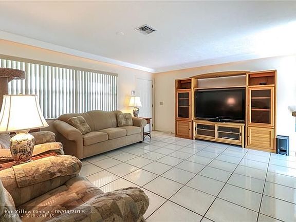 5th image of 1408 SW 1st Ave