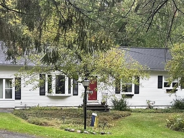 15914 Fernwood Rd, Chagrin Falls, OH 44022