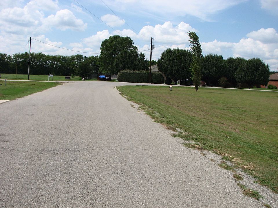 2nd image of 18731 Comanche Rd