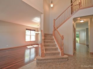 1815 Beachview Rd, Hampshire, IL 60140