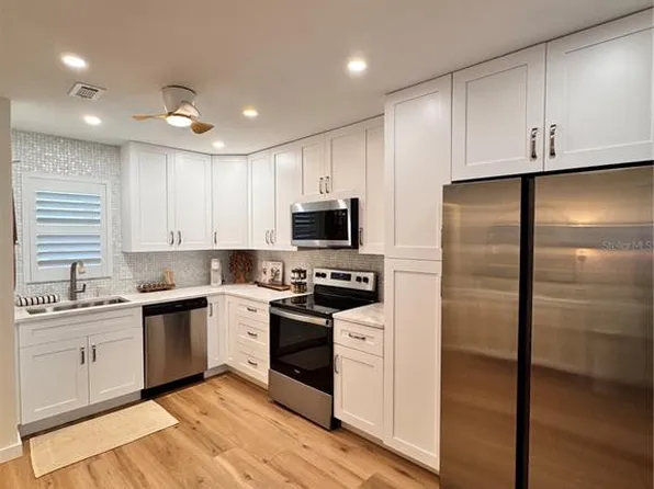 5623 Midnight Pass Rd APT 615, Sarasota, FL 34242