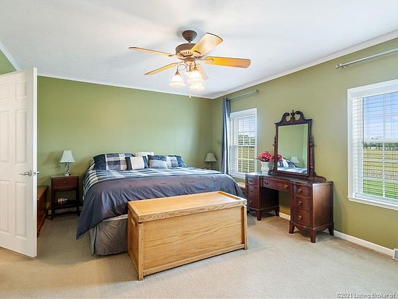 5th image of 768 Shady Ln NE
