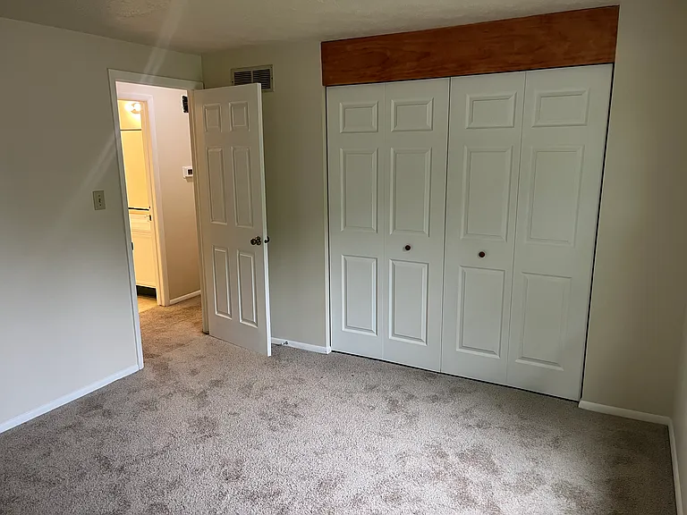8734 Crestpointe Dr — Photo 12