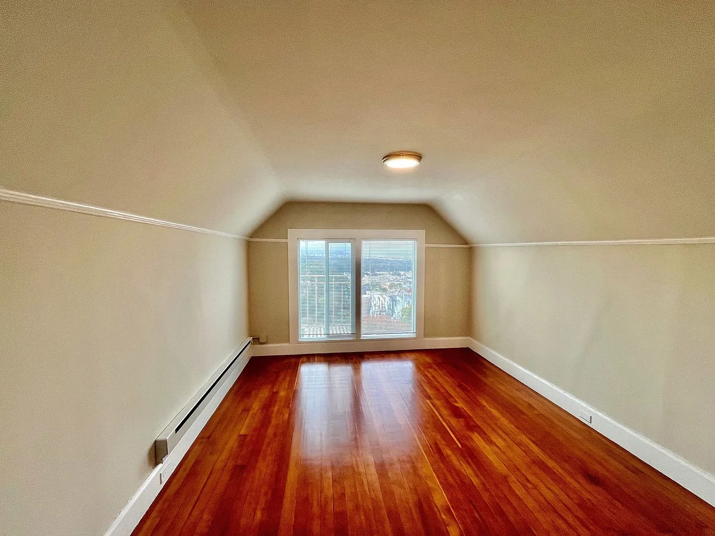 One Of A Kind, Top Floor With Incredible Ocean Beach Views — Photo 2