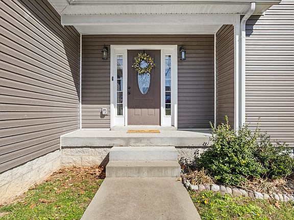 3rd image of 1150 Belvoir Ln