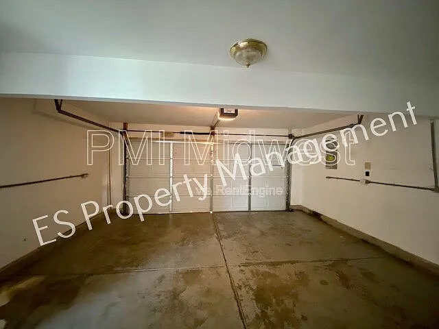 10902 Glenayr Dr — Photo 29