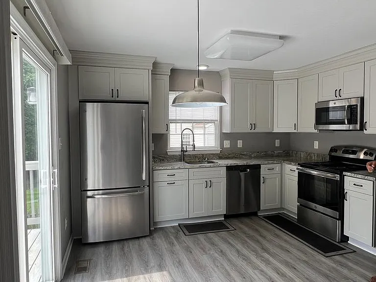 16 Emerald Dr — Photo 14