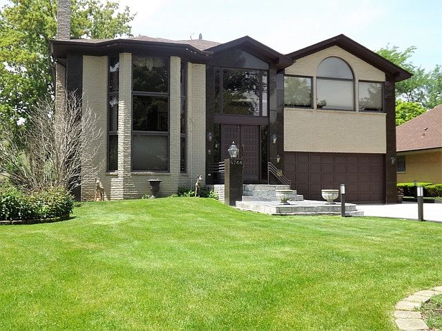 1st image of 6744 N Lockwood Ave
