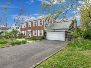 2 Rockaway Ave, Garden City, NY 11530