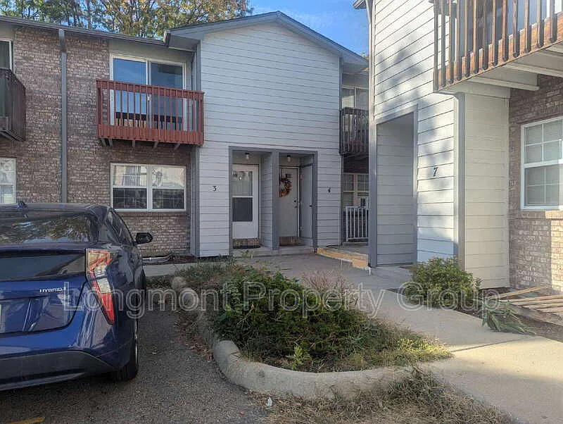 2 bed, 1.5 bath, 1440 sqft, $2,040 — Photo 1