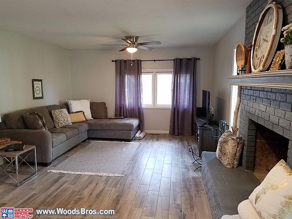 2nd image of 2528 Woods Blvd