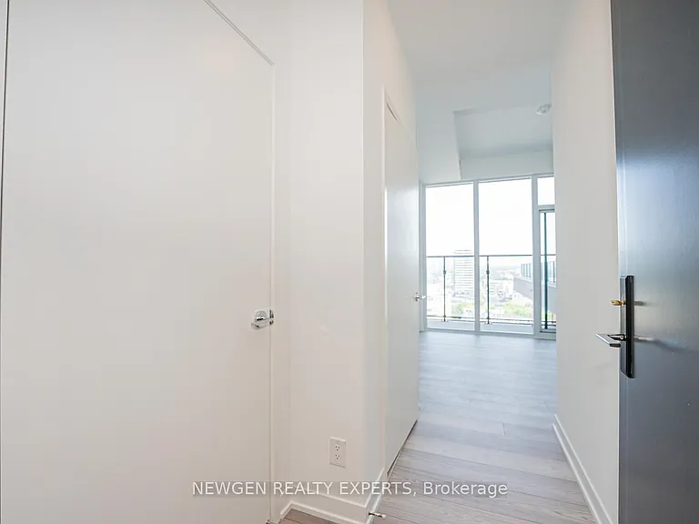285 Dufferin St #1203 — Photo 7