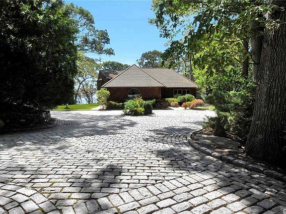 2nd image of 6 Hawk Dr