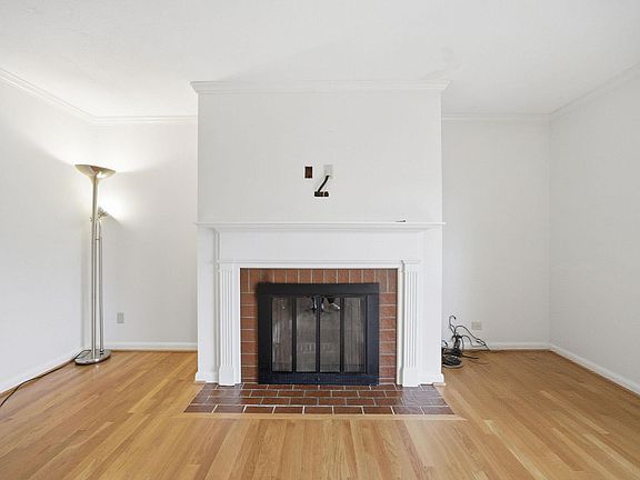 47th image of 2044 Manor Dr