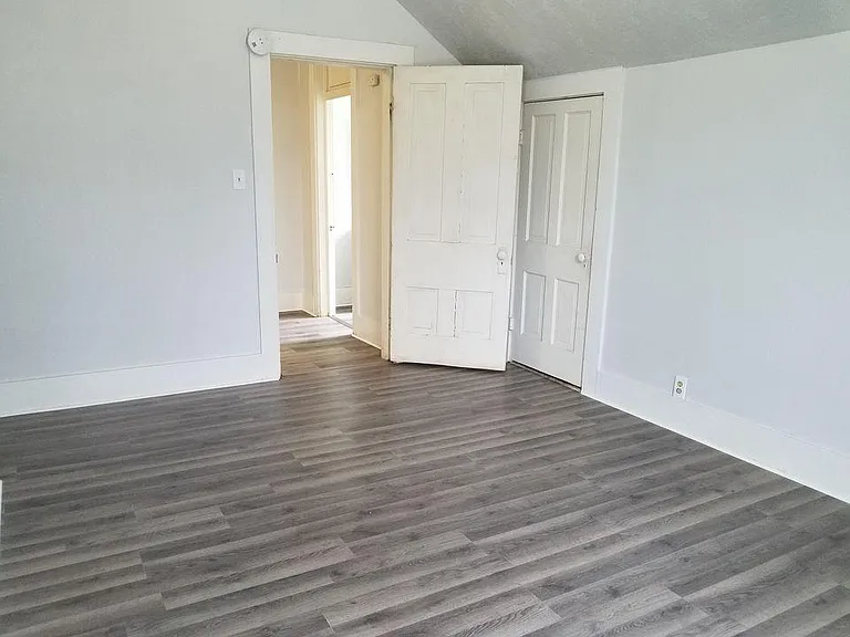 707 W 4th St #3 — Photo 7