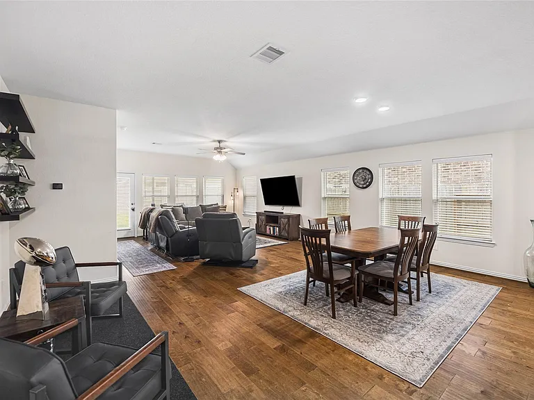 15014 Wiltshire Castle Ln — Photo 8