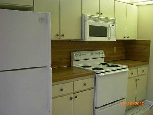 5th image of 860 SW 118th Terrace #860