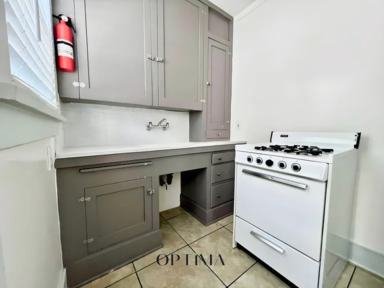1170 Cherry Ave — Photo 6