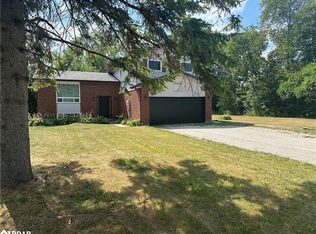 2252 Richard St, Innisfil, ON L9S2C5