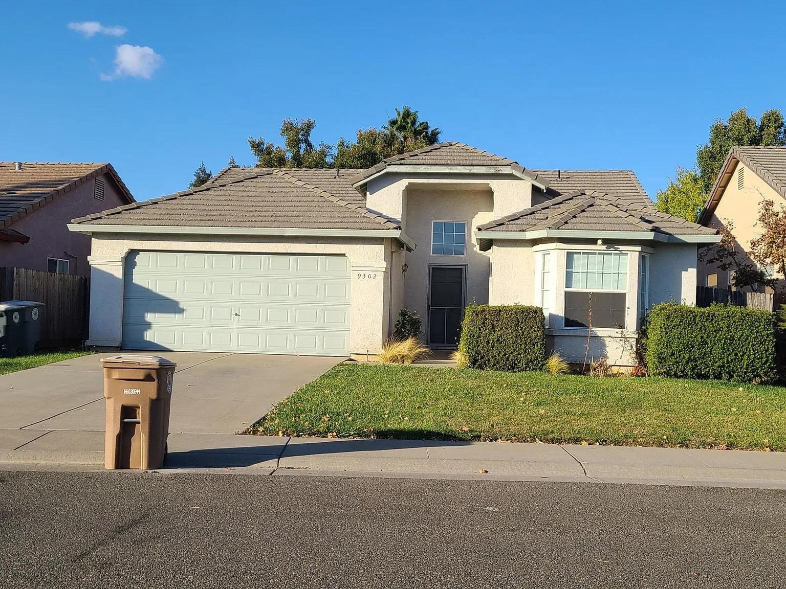 9302 Village Tree Dr photo 1