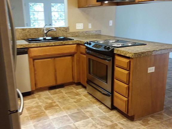 5th image of 1426 Greenwich Dr
